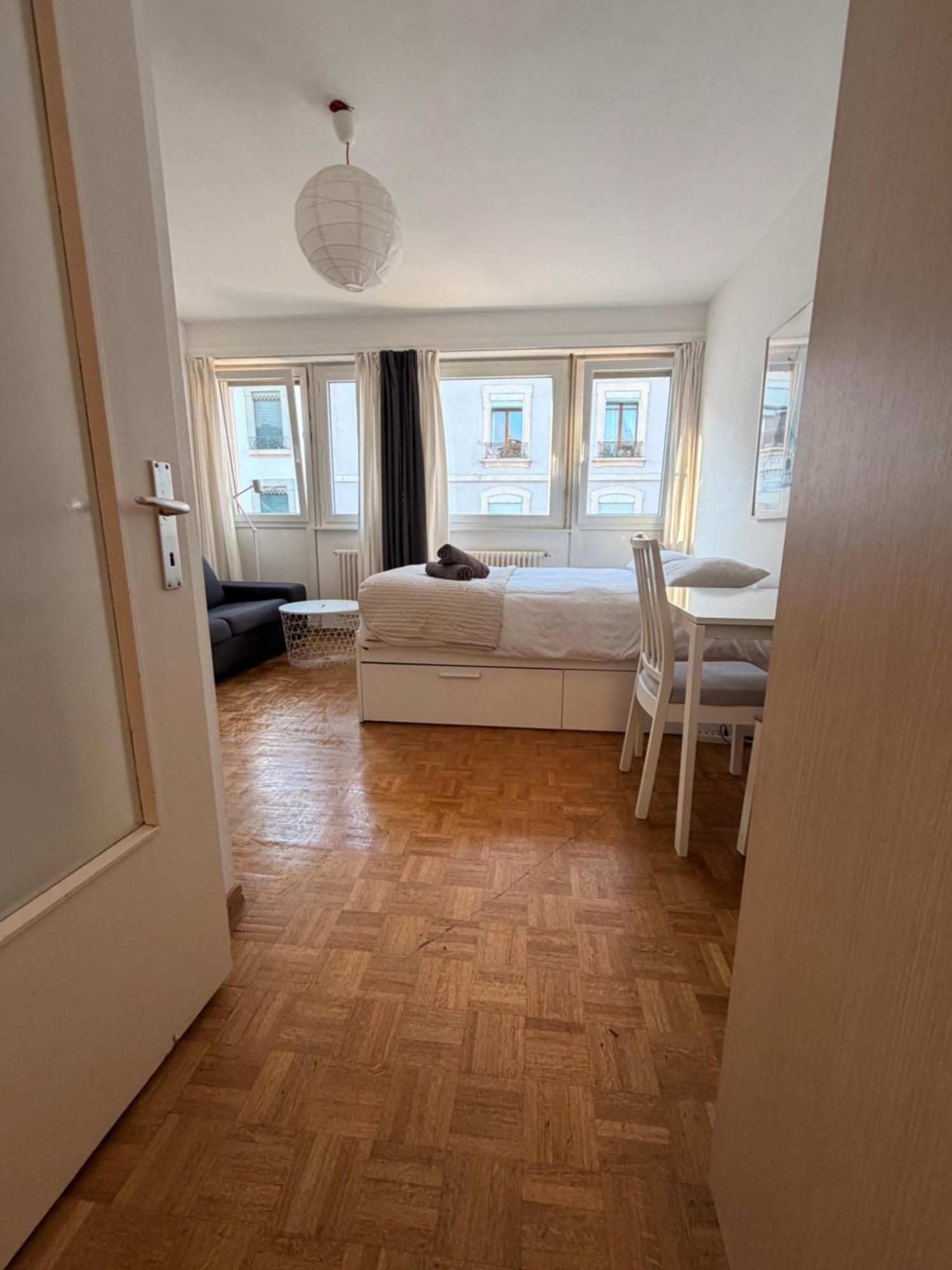 Apartment With Free Travel Pass *